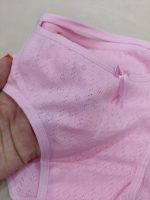 جزئیات بافت سوزنی نخ پنبه و پاپیون شورت زنانه فافا FAFA رنگ گلبهی گالری سنجاقک