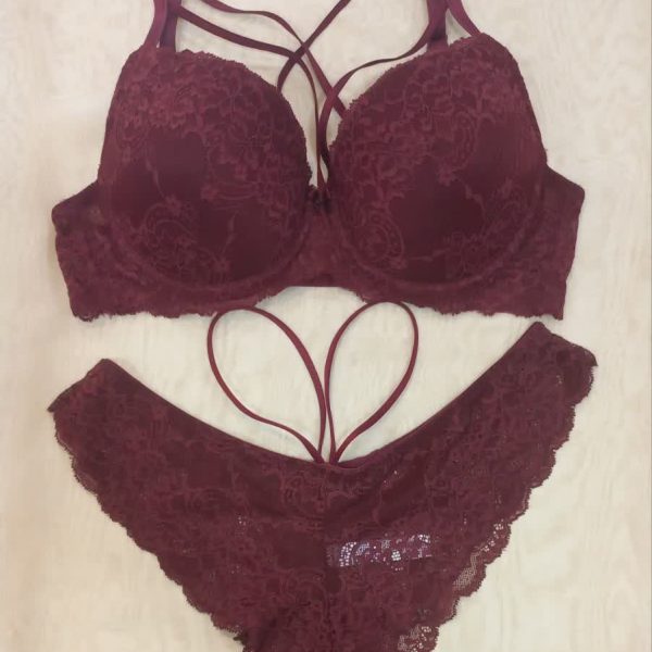 set-pushup-bra-lace-cross-straps