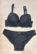 set-pushup-bra-lace-cross-straps